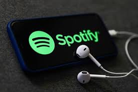SPOTIFY PROJECTS TO HAVE 400M USERS BY DECEMBER