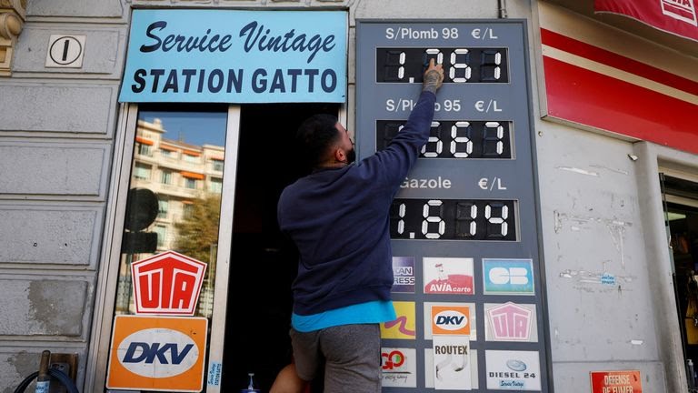 FRANCE OFFERS €100 TO POORER HOUSEHOLDS AS FUEL PRICE INCREASES
